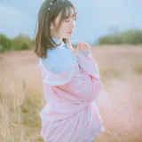 面饼仙儿《粉黛草JK》主题写真：19张全套美图