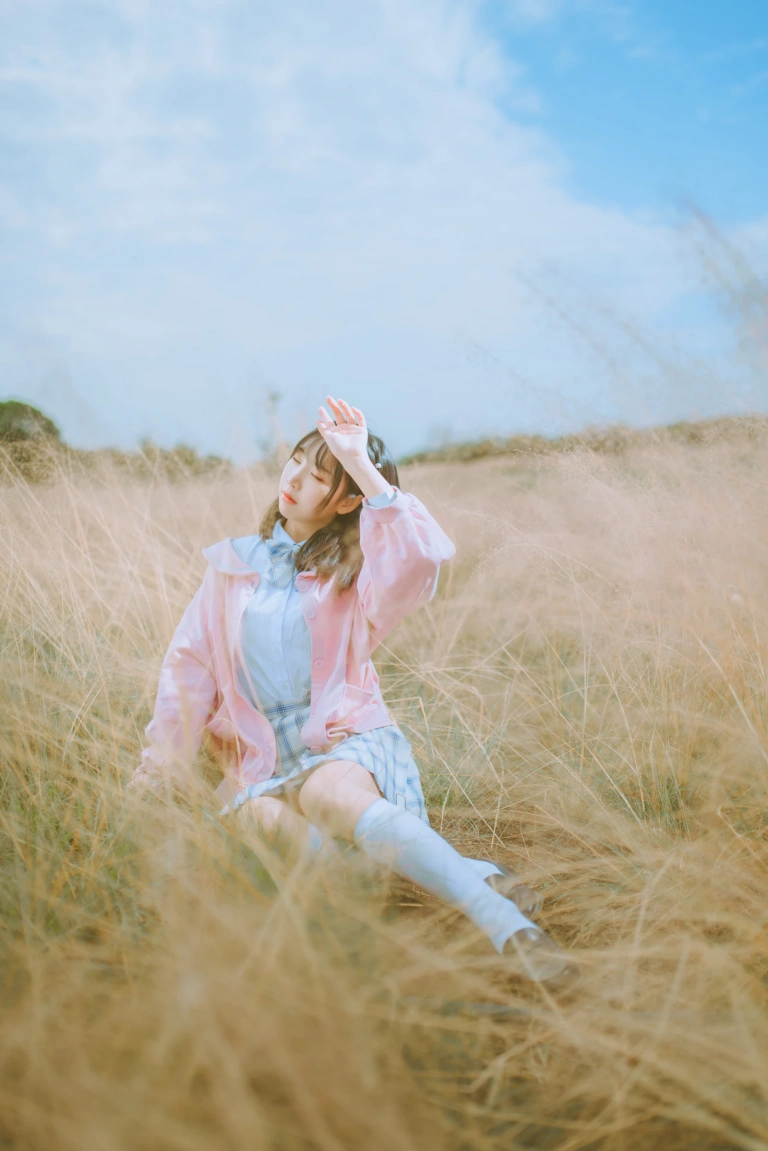 面饼仙儿《粉黛草JK》主题写真：19张全套美图