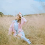 面饼仙儿《粉黛草JK》主题写真：19张全套美图