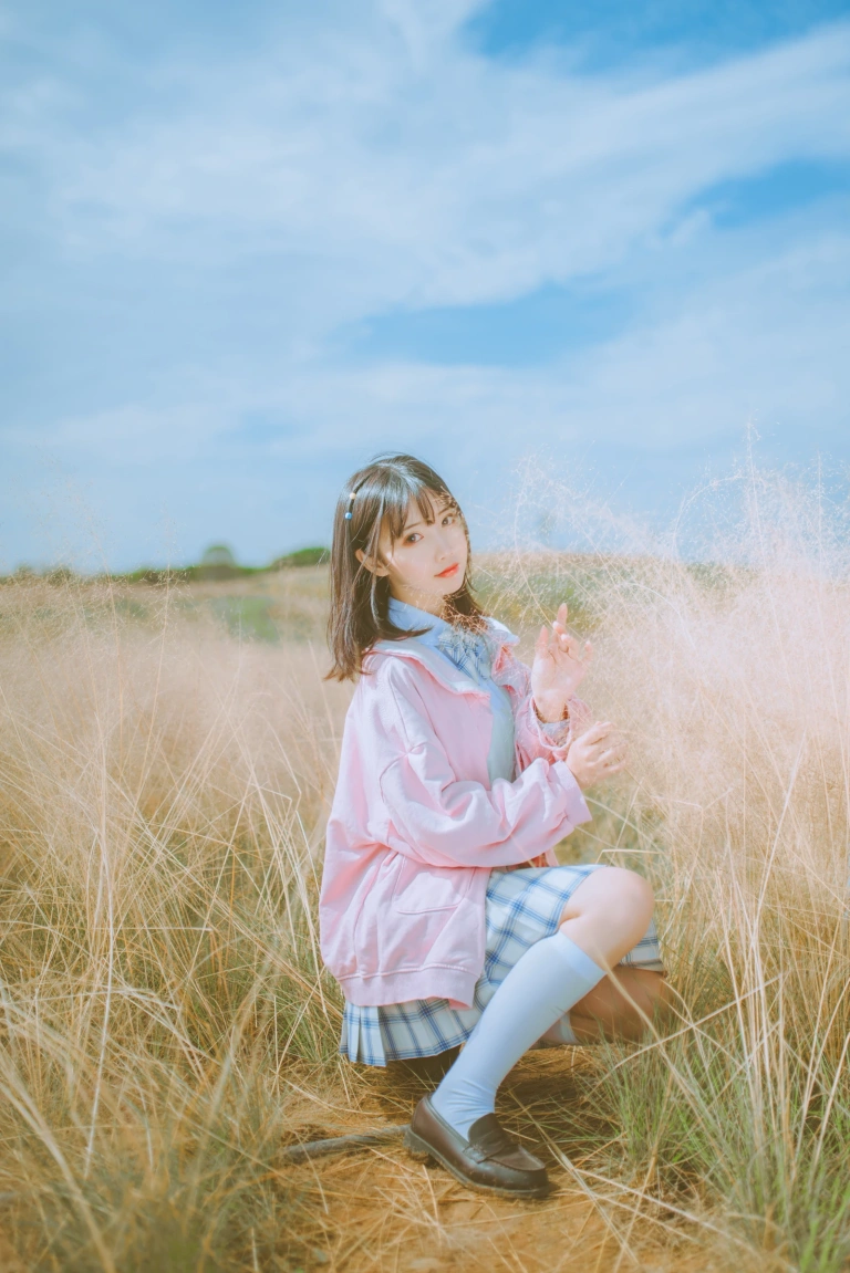 面饼仙儿《粉黛草JK》主题写真：19张全套美图