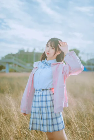 面饼仙儿《粉黛草JK》主题写真：19张全套美图