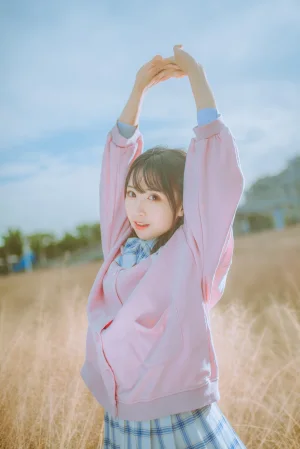 面饼仙儿《粉黛草JK》主题写真：19张全套美图