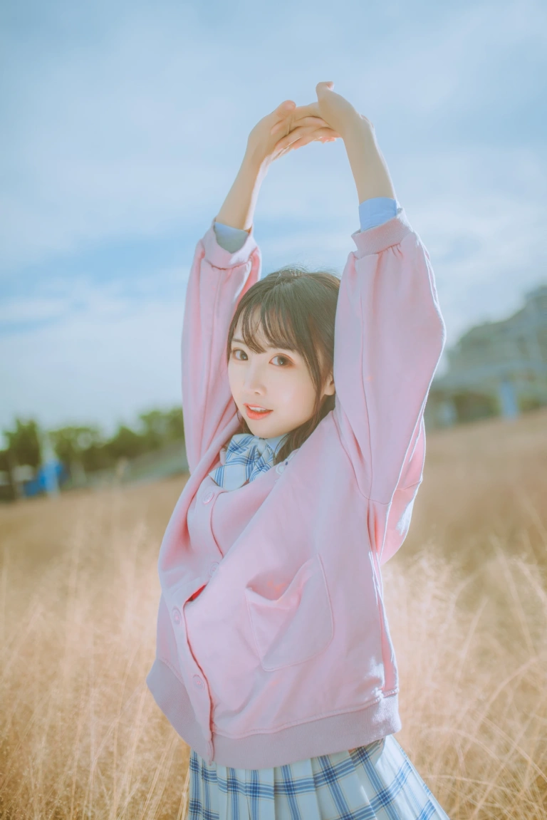 面饼仙儿《粉黛草JK》主题写真：19张全套美图
