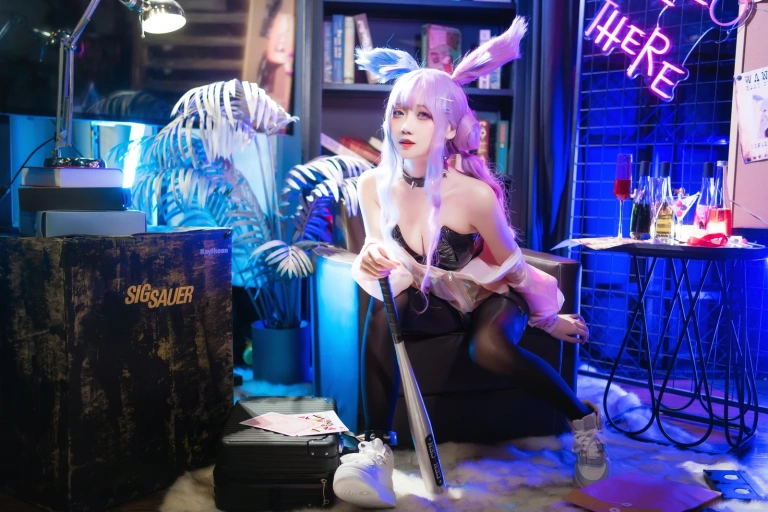 焖焖碳《麻辣兔头X异色兔》主题写真：38张全套美图