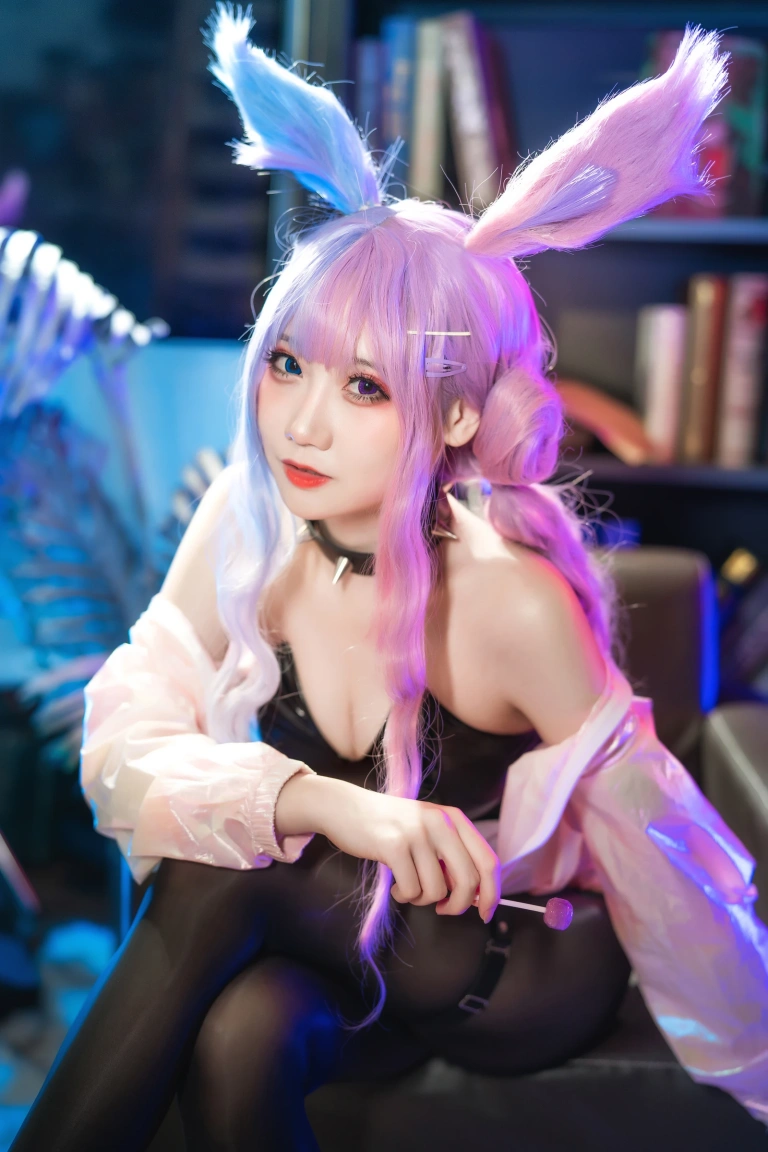 焖焖碳《麻辣兔头X异色兔》主题写真：38张全套美图