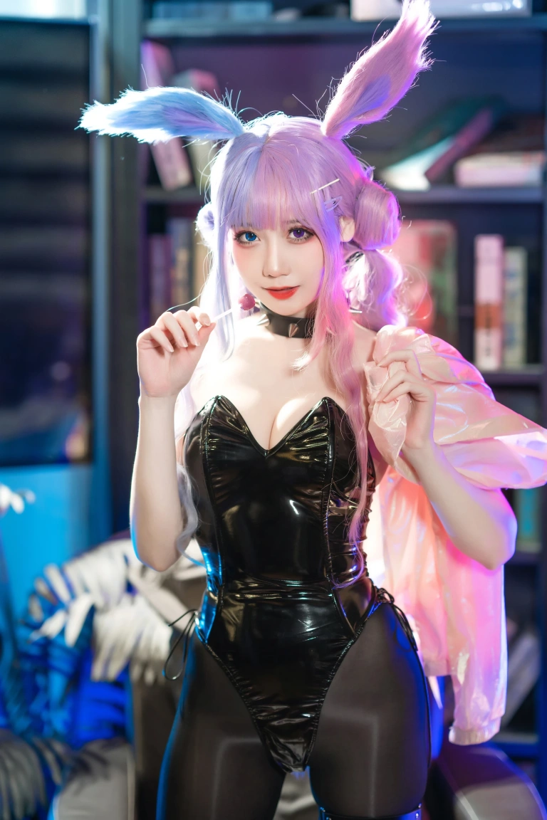 焖焖碳《麻辣兔头X异色兔》主题写真：38张全套美图
