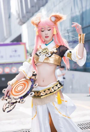 阿包也是兔娘《玉藻前》主题写真：15张全套美图