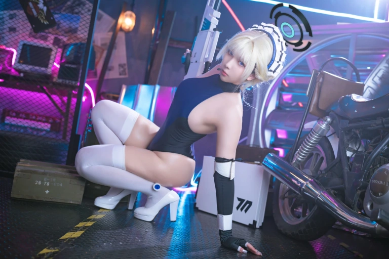 小和甜酒《蔚蓝档案 飞鸟马时女仆》主题写真：31张全套美图
