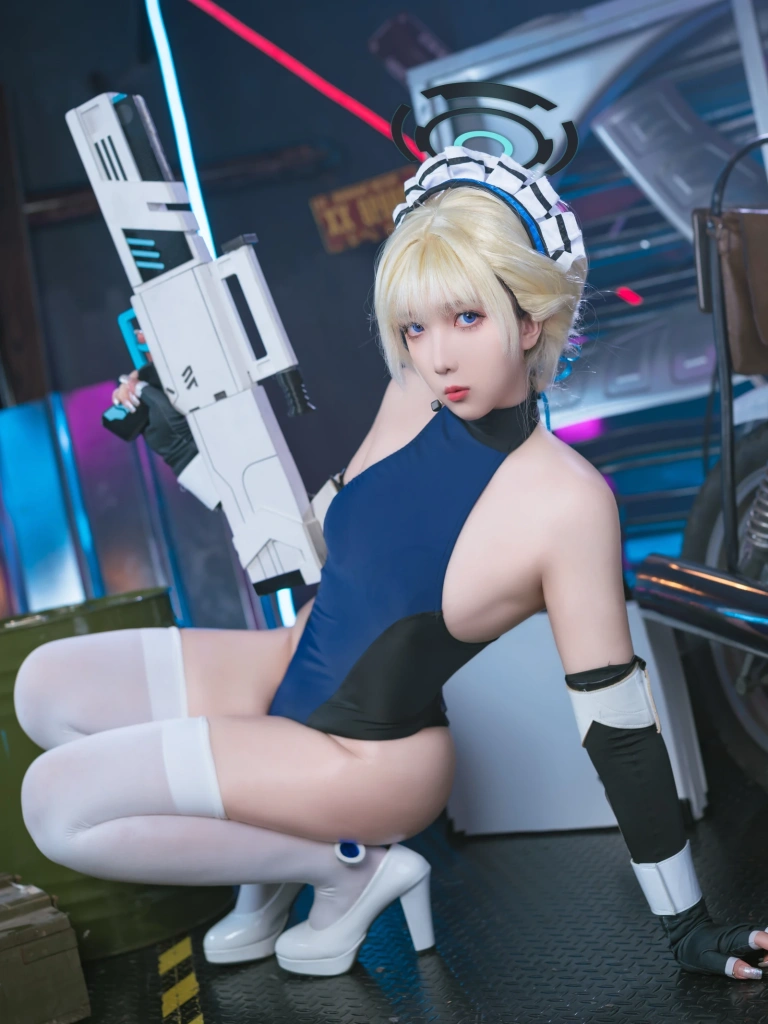 小和甜酒《蔚蓝档案 飞鸟马时女仆》主题写真：31张全套美图