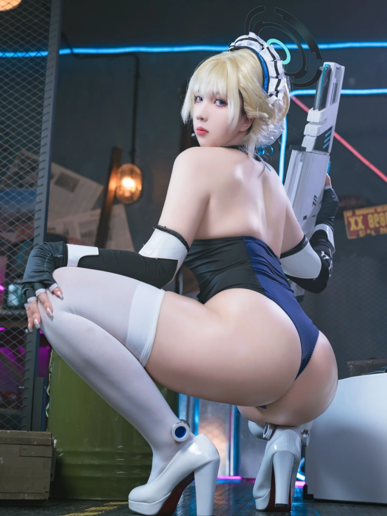 小和甜酒《蔚蓝档案 飞鸟马时女仆》主题写真：31张全套美图