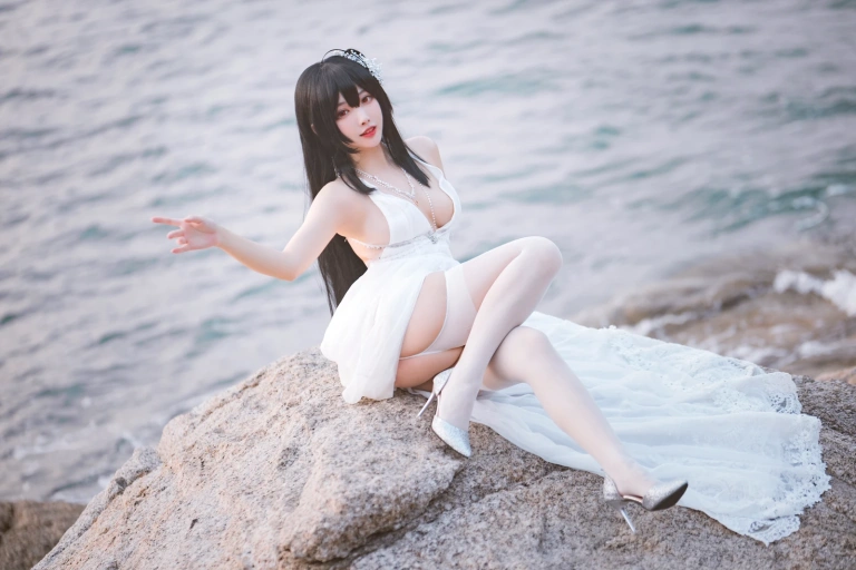 宮本桜《碧蓝航线 大凤花嫁》主题写真：32张全套美图