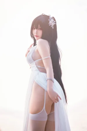 宮本桜《碧蓝航线 大凤花嫁》主题写真：32张全套美图
