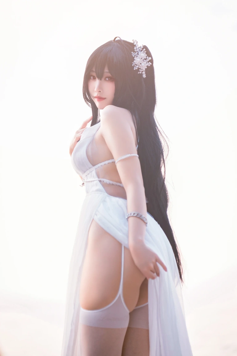 宮本桜《碧蓝航线 大凤花嫁》主题写真：32张全套美图