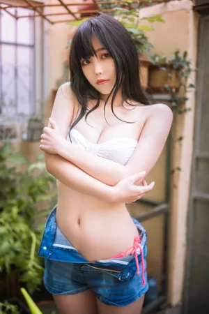 汪知子《夏日小院》主题写真：33张全套美图