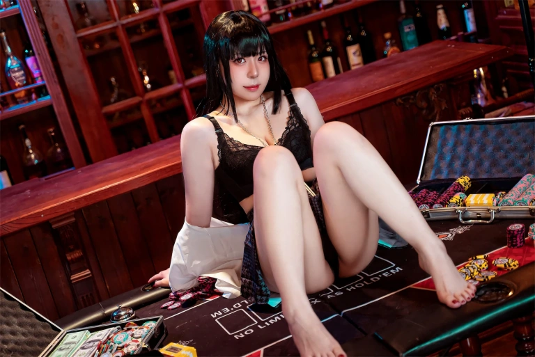 虎森森《蛇喰梦子》主题写真：35张全套美图