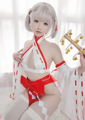 朝霧愛《巫女服自拍》主题写真：40张全套美图
