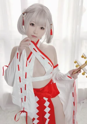 朝霧愛《巫女服自拍》主题写真：40张全套美图