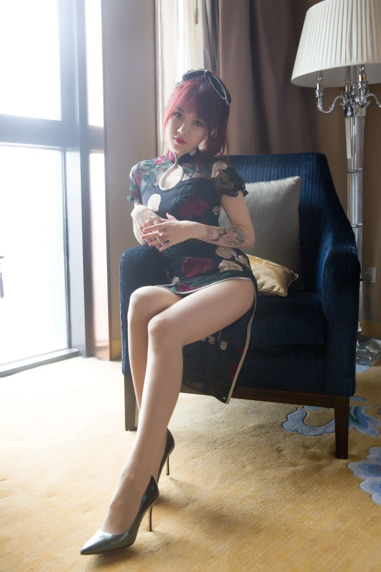 小女巫露娜《烟影如画》主题写真：40张全套美图