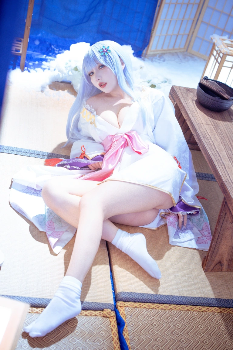 是一只熊仔《白雪姬（美少女万华镜异闻：雪女）》主题写真：41张全套美图
