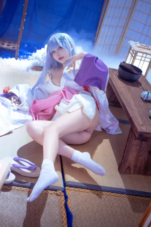 是一只熊仔《白雪姬（美少女万华镜异闻：雪女）》主题写真：41张全套美图