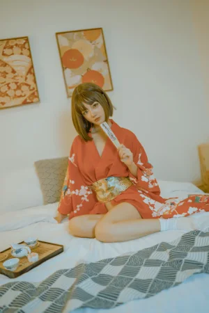 桃良阿宅《浴衣》主题写真：45张全套美图