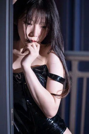 香草喵露露《阳台》主题写真：50张全套美图