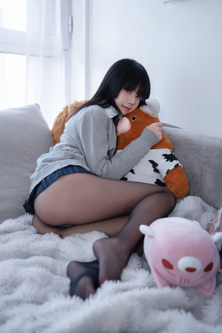 清水凪《彼女の部屋》主题写真：50张全套美图