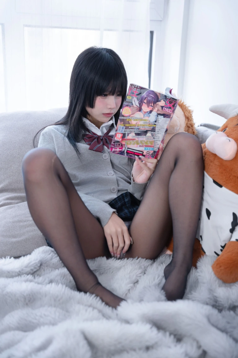 清水凪《彼女の部屋》主题写真：50张全套美图