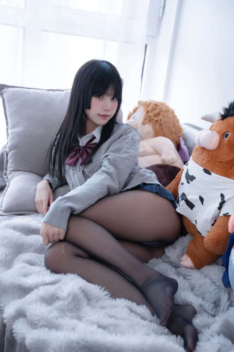 清水凪《彼女の部屋》主题写真：50张全套美图