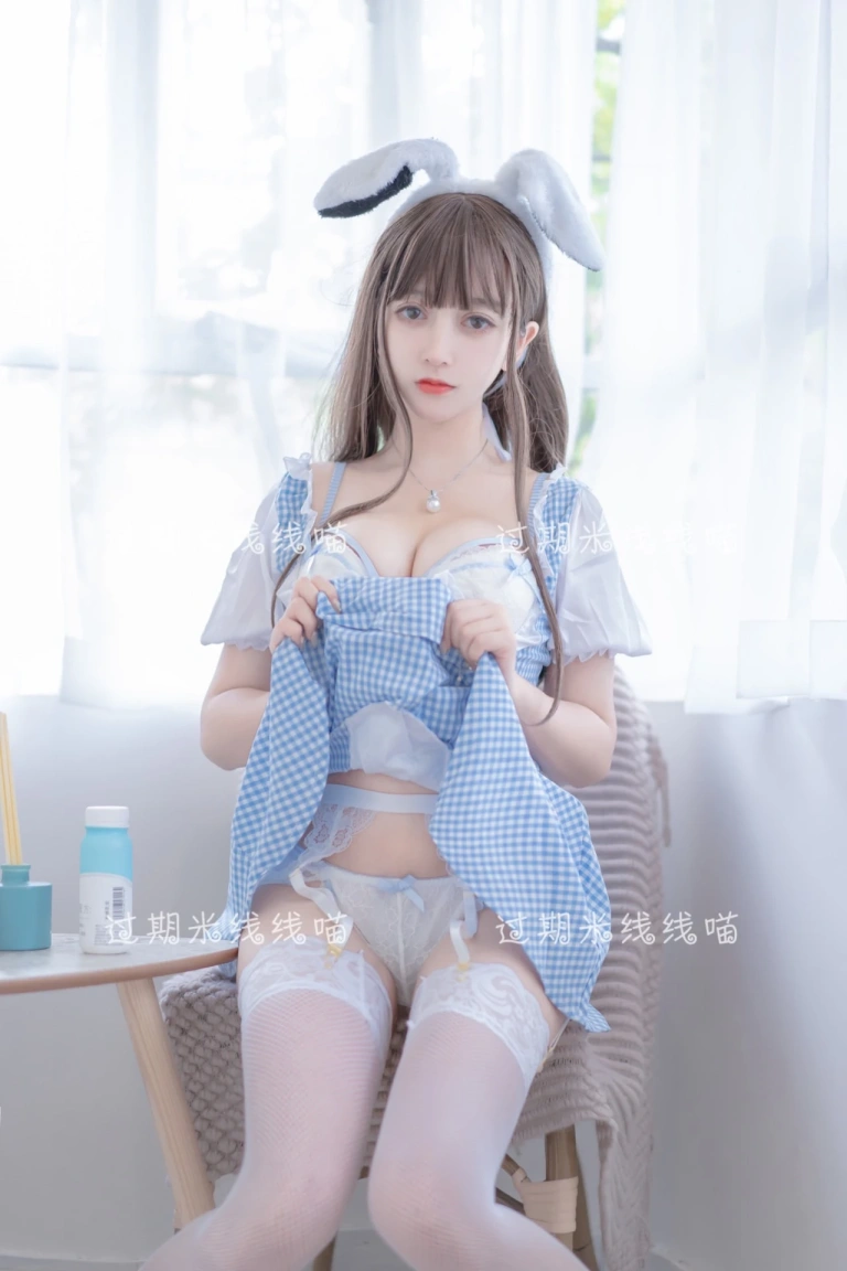 过期米线线喵《蓝白》主题写真：55张全套美图