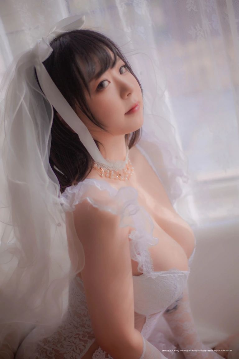 皮皮奶《朦胧婚纱》主题写真：66张全套美图