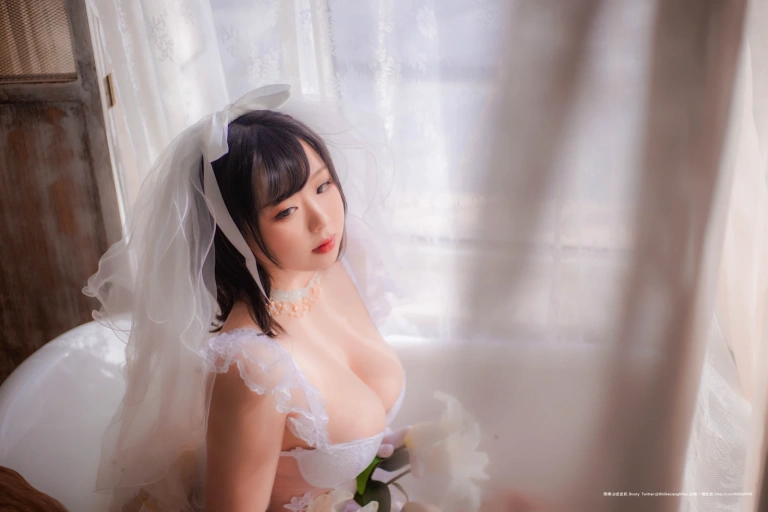 皮皮奶《朦胧婚纱》主题写真：66张全套美图