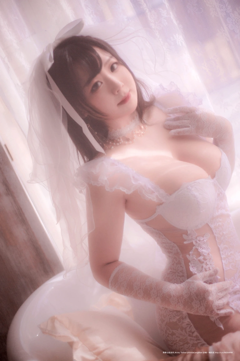 皮皮奶《朦胧婚纱》主题写真：66张全套美图