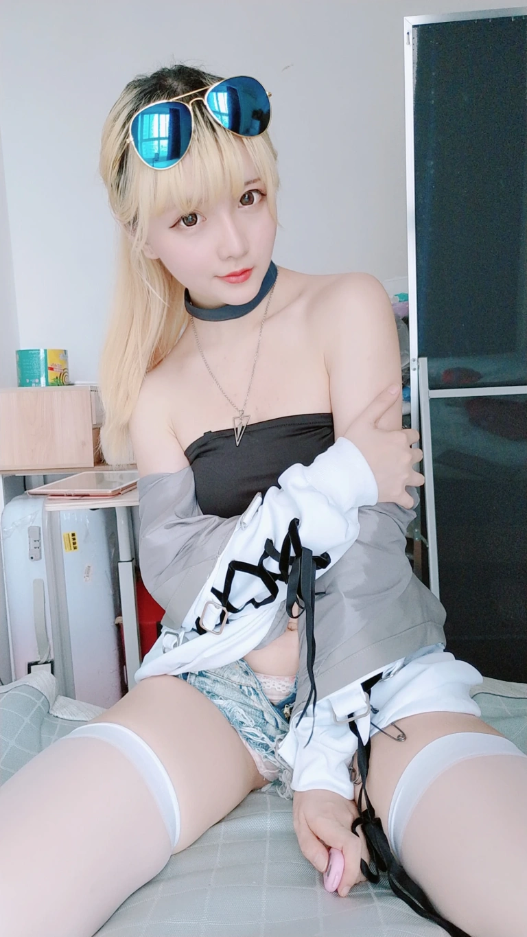 星之迟迟《定制 6-21 莉莉丝》主题写真：60张全套美图，含2个视频