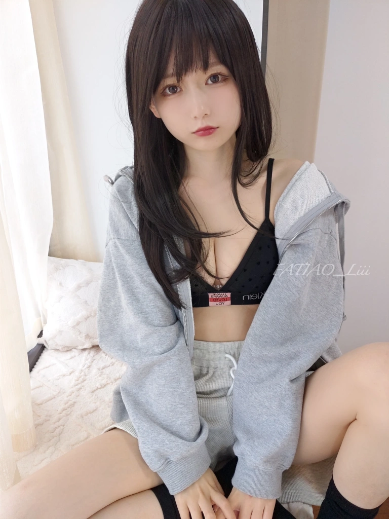 迷之呆梨《Fantia 2022年09月会员合集（8期）》主题写真：171张全套美图，含4个视频