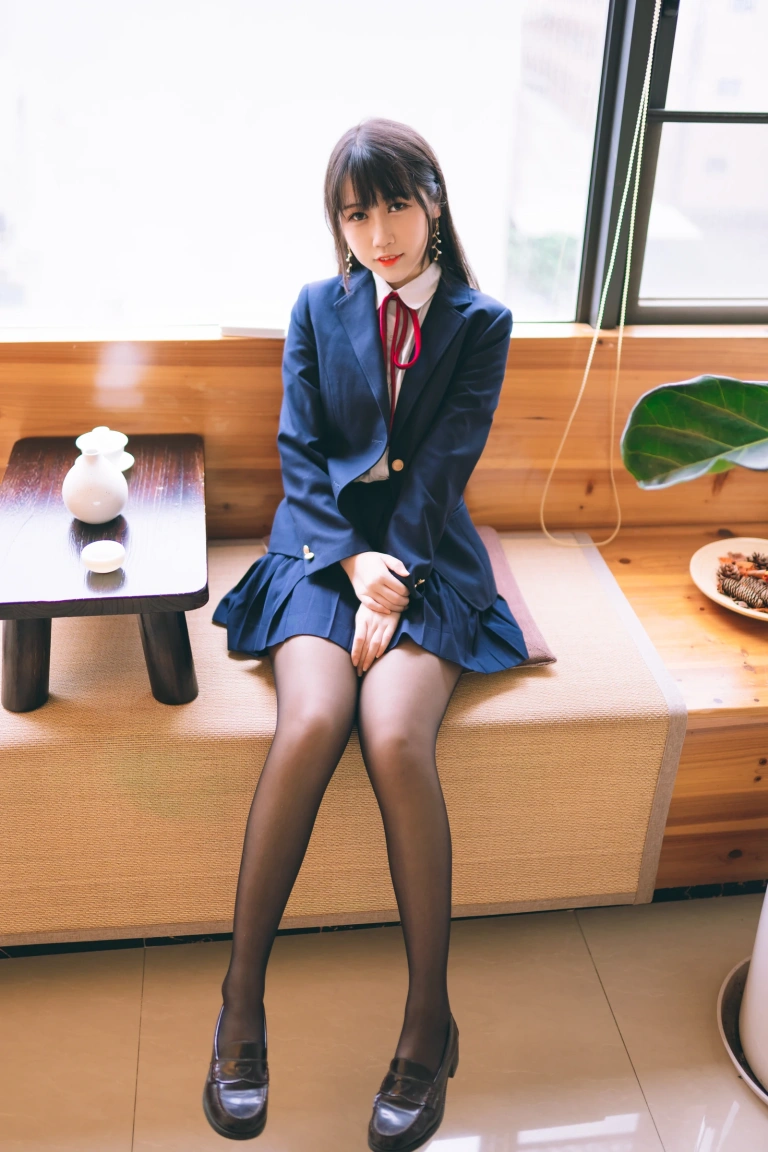 不呆猫《校服JK》主题写真：64张全套美图，含4个视频