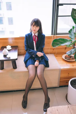 不呆猫《校服JK》主题写真：64张全套美图，含4个视频
