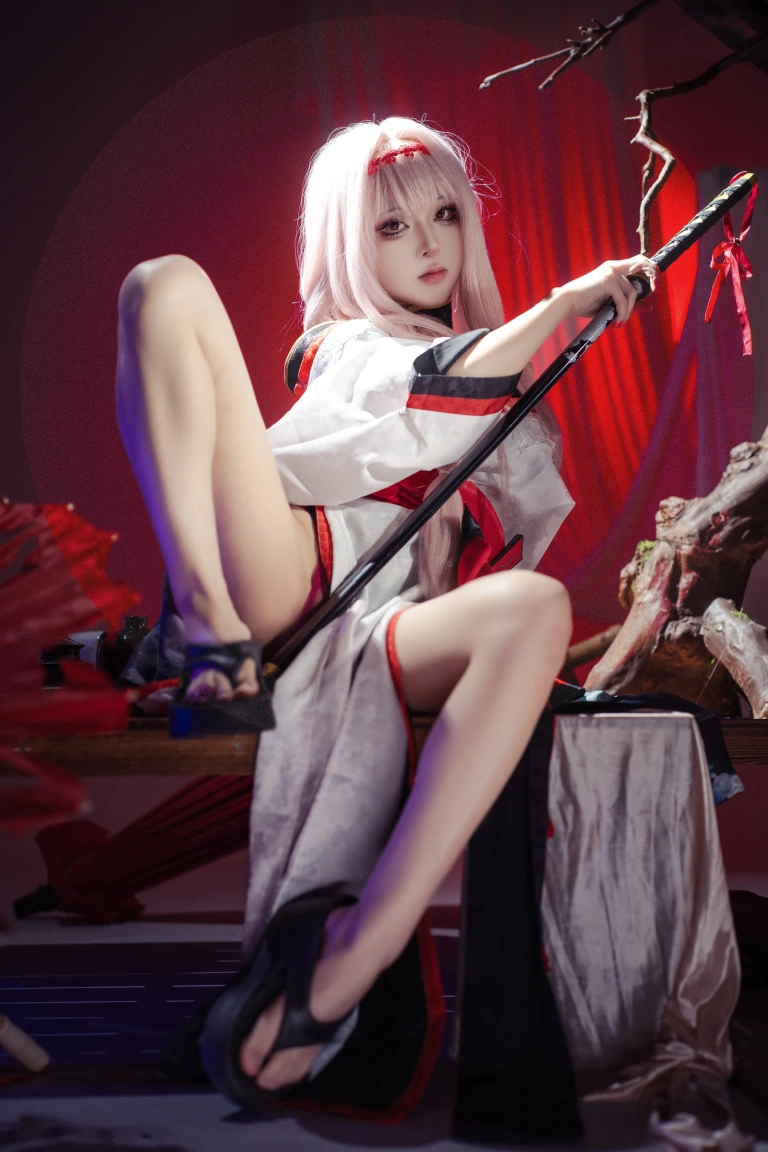 矢量鱼《Nikke胜利女神 暗莲》主题写真：30张全套美图