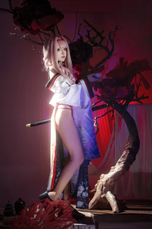 矢量鱼《Nikke胜利女神 暗莲》主题写真：30张全套美图