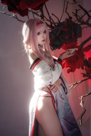 矢量鱼《Nikke胜利女神 暗莲》主题写真：30张全套美图