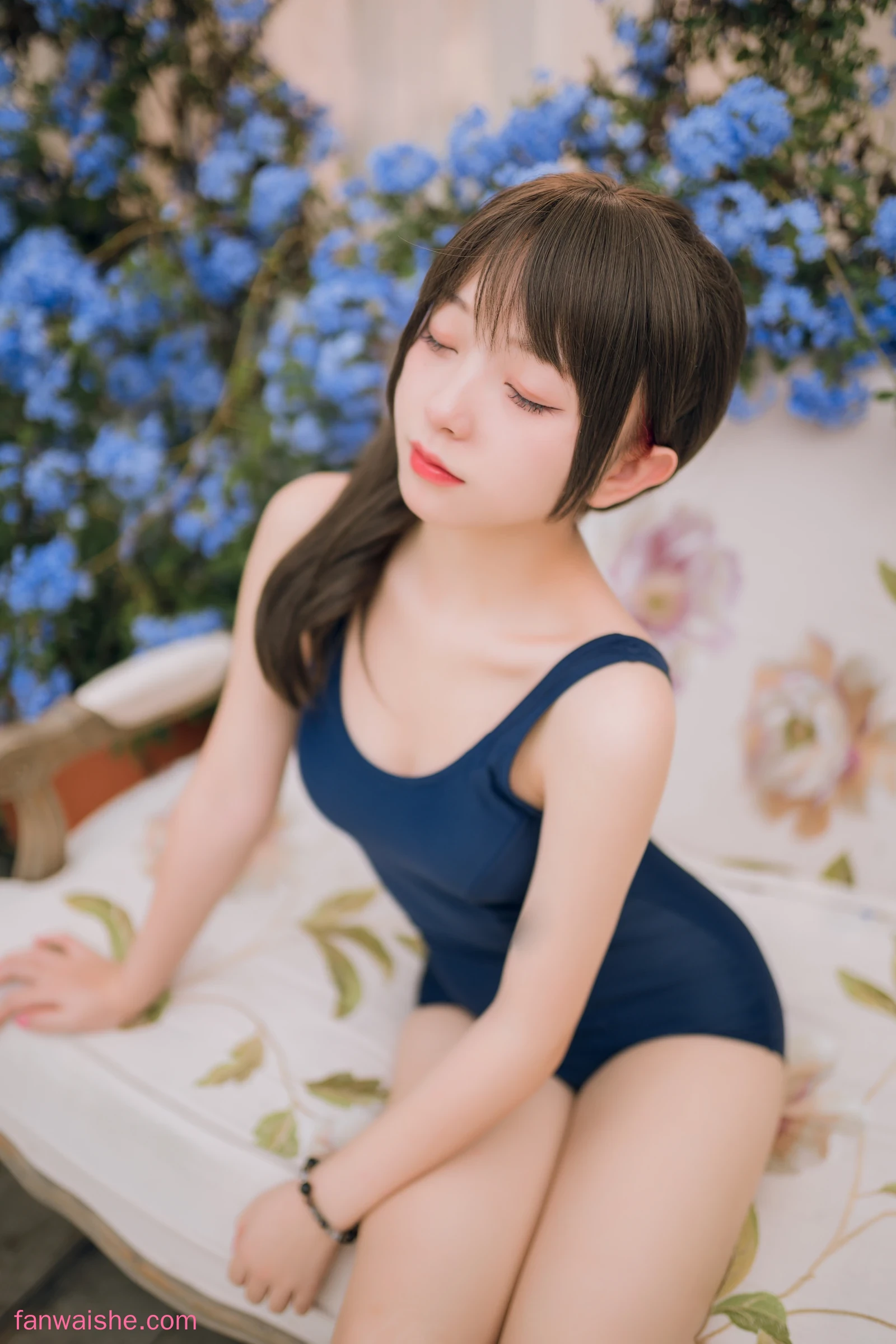 花铃 花铃 NO.023 - 风纪委员死裤水x游泳课风纪委员