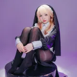 花铃《圣堂修女》主题写真：151张全套美图