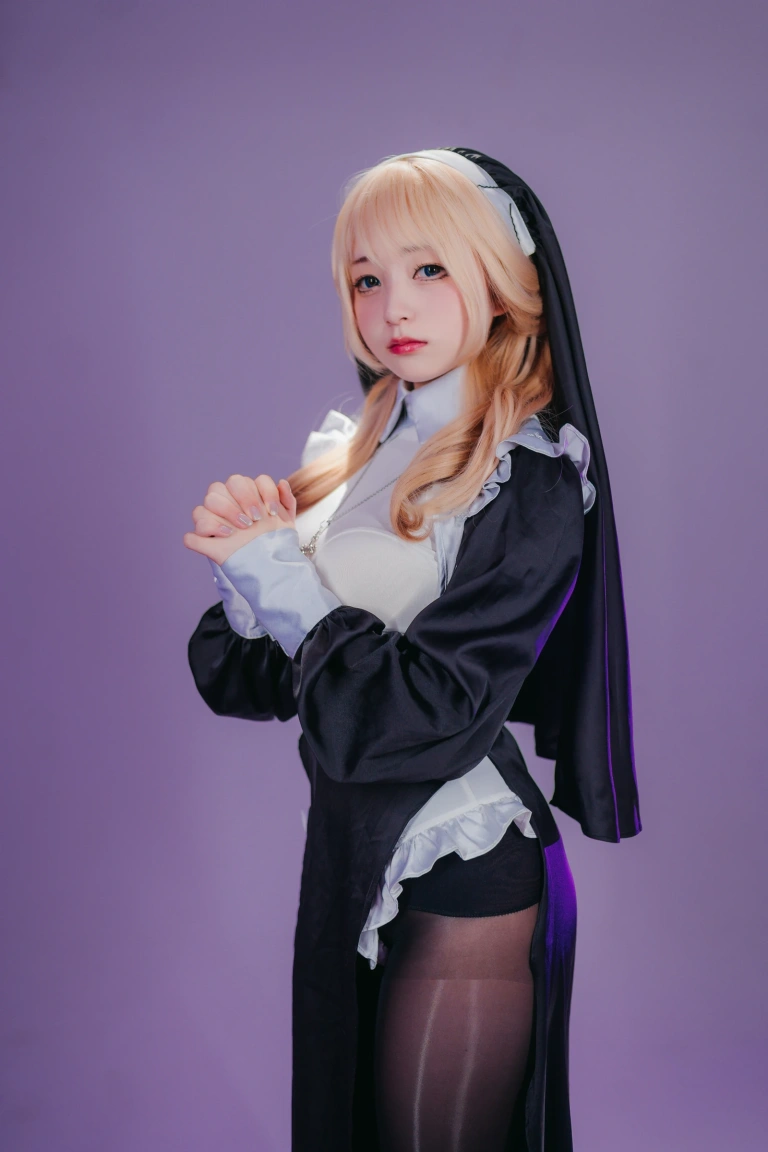花铃《圣堂修女》主题写真：151张全套美图