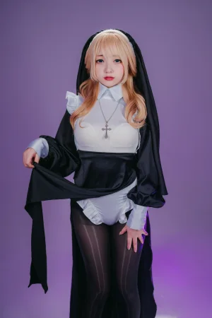 花铃《圣堂修女》主题写真：151张全套美图