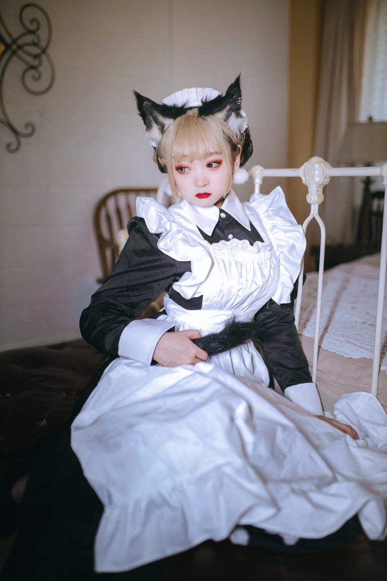 恩田直幸《猫女仆》主题写真：15张全套美图