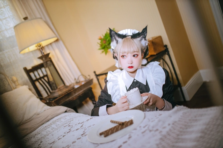 恩田直幸《猫女仆》主题写真：15张全套美图