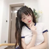 九言《体操服 生日福利》主题写真：20张全套美图，含3个视频