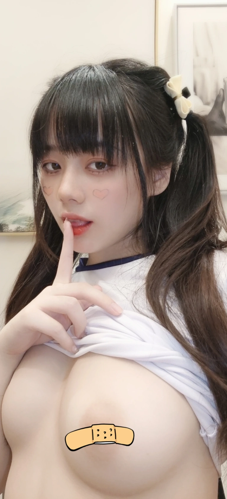 九言《体操服 生日福利》主题写真：20张全套美图，含3个视频