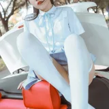 不呆猫《白丝过膝袜》主题写真：21张全套美图，含12个视频
