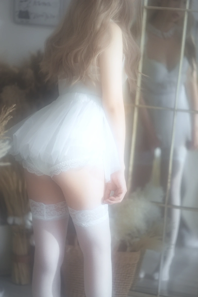 面饼仙儿《复古内衣套》主题写真：25张全套美图